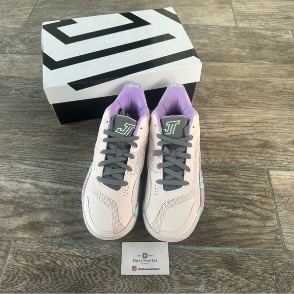 Brand New Jordan Tatum 2 Easter Big Kids Sneakers - Picture 14 of 16